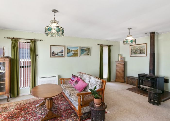  at 2 Flint Way, Northland, Wellington