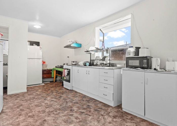  at 4 Grebe Street, Manurewa, Manukau City, Auckland