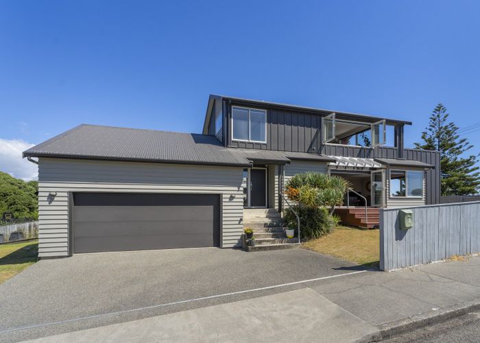  at 2 Kowhai Street, Otaki Beach, Kapiti Coast, Wellington