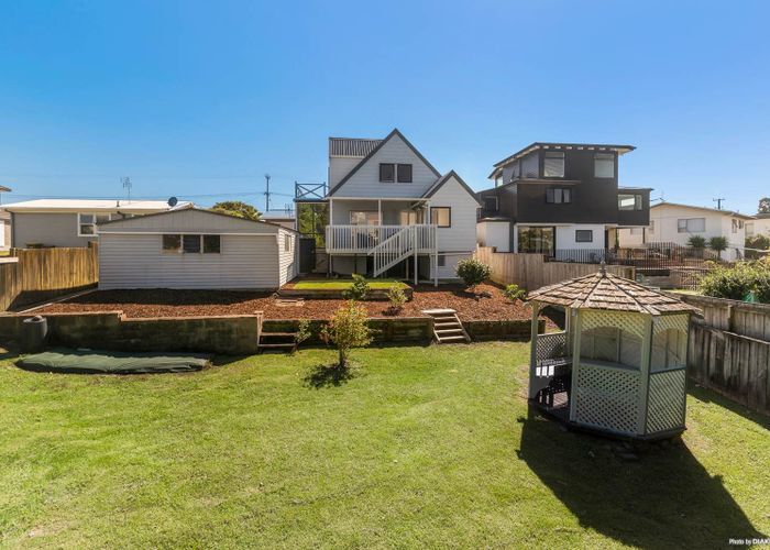  at 215 Vipond Road, Stanmore Bay, Rodney, Auckland