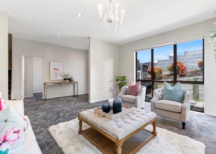  at 14 Namsan Close, Fairview Heights, Auckland
