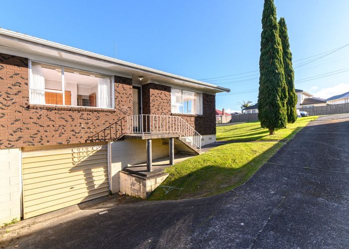  at 1/6 Gilletta Road, Mount Roskill, Auckland