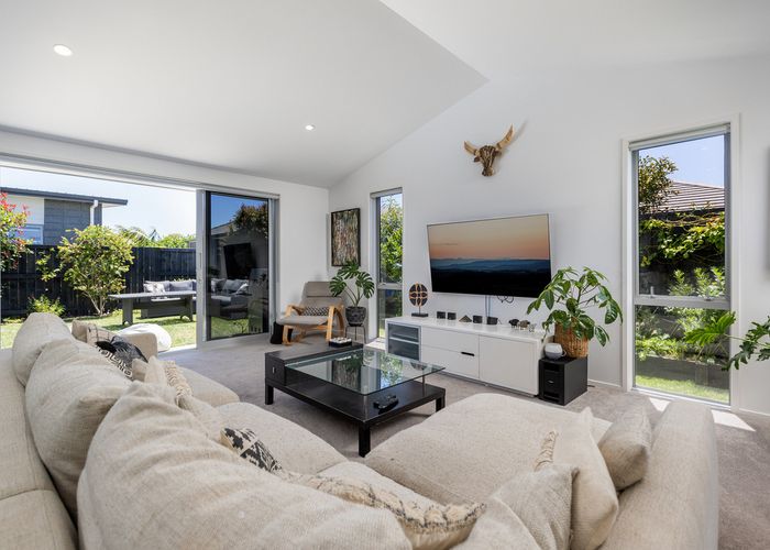  at 27 HIRIA CRESCENT, Papamoa Beach, Papamoa