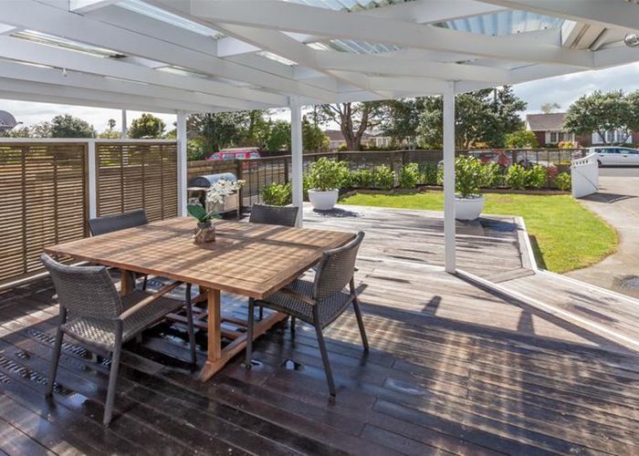  at 10 Browns Avenue, Pakuranga, Auckland