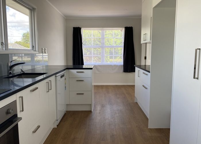  at 12 Edwards Avenue, Henderson, Waitakere City, Auckland