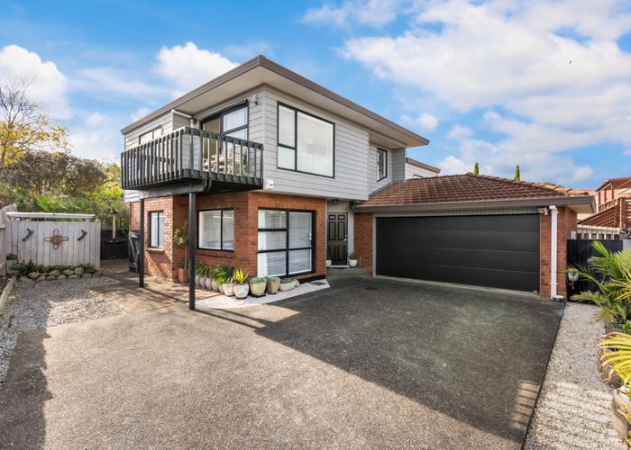  at 2/21 Venus Place, Half Moon Bay, Manukau City, Auckland