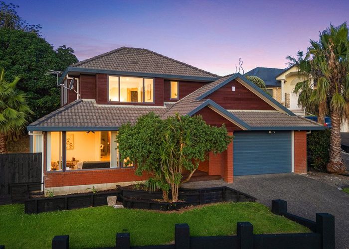  at 1/40 Jane Eyre Drive, Somerville, Manukau City, Auckland