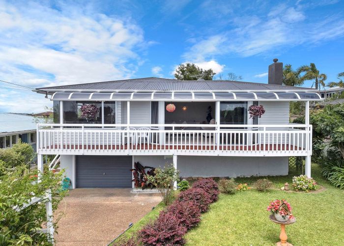  at 714 East Coast Road, Pinehill, North Shore City, Auckland