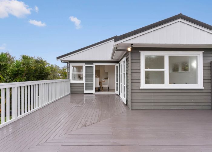  at 2/1 Stanley Road, Glenfield, North Shore City, Auckland