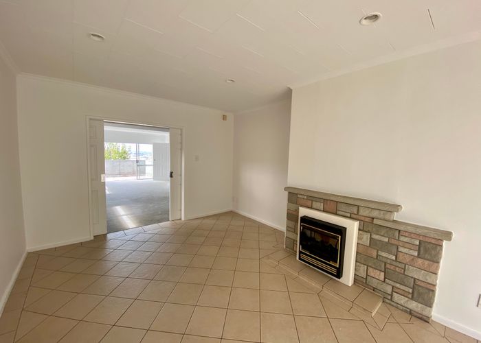  at 43 Te Kawa Road, Greenlane, Auckland