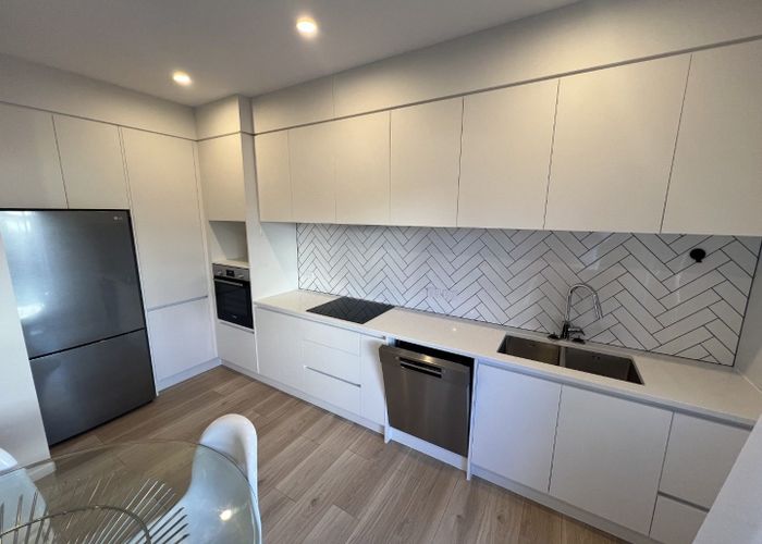  at 2/39 Graham Avenue, Te Atatu Peninsula, Waitakere City, Auckland