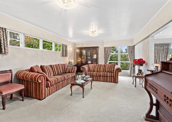  at 28 Bartlett Grove, Tawa, Wellington