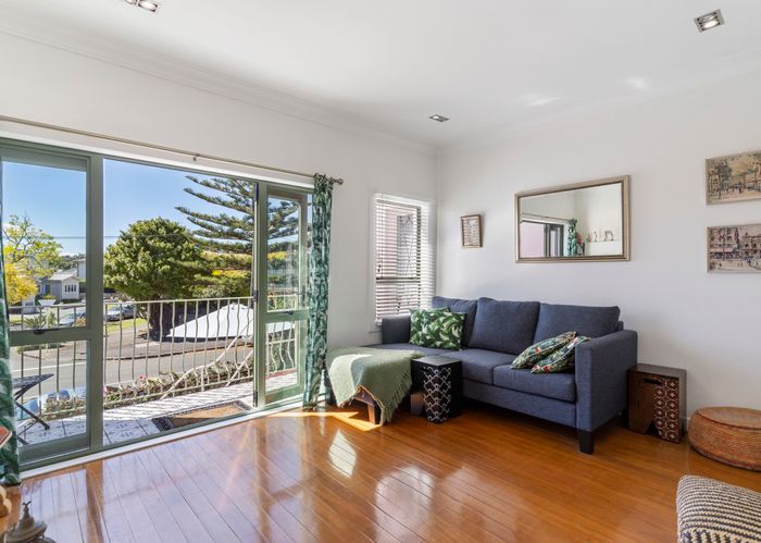  at 2/23 Kohimarama Road, Kohimarama, Auckland