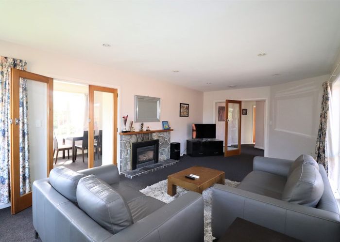  at 15 Newbridge Place, Ilam, Christchurch City, Canterbury
