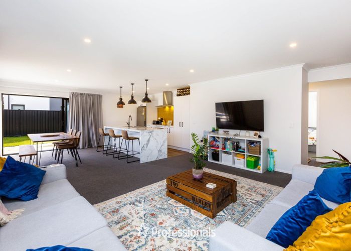  at 18 Castletown Street, Wallaceville, Upper Hutt, Wellington