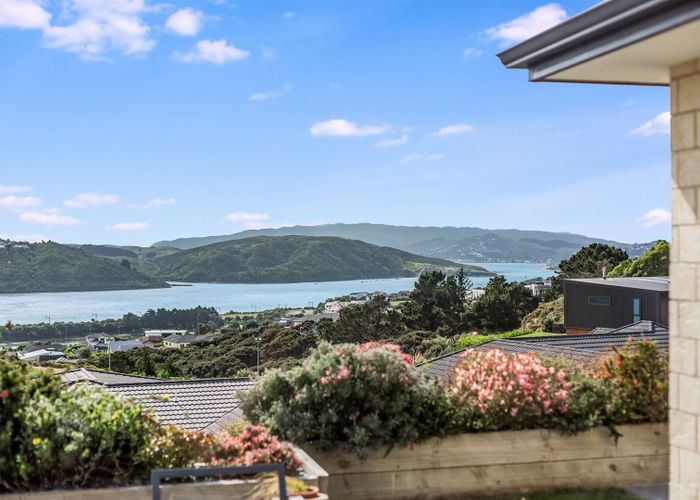  at 9 Glenorchy Way, Aotea, Porirua
