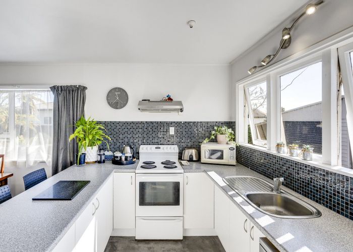  at 28 Henley Crescent, Pirimai, Napier