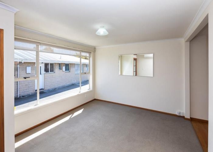  at 2/42 Aylmer Street, Somerfield, Christchurch