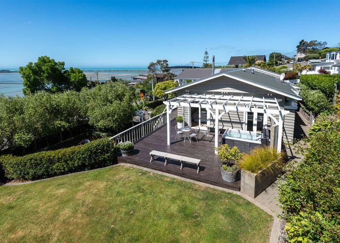  at 52 St Andrews Hill Road, Mount Pleasant, Christchurch