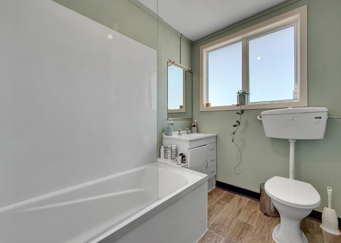  at 5/102 Lyall Parade, Lyall Bay, Wellington, Wellington