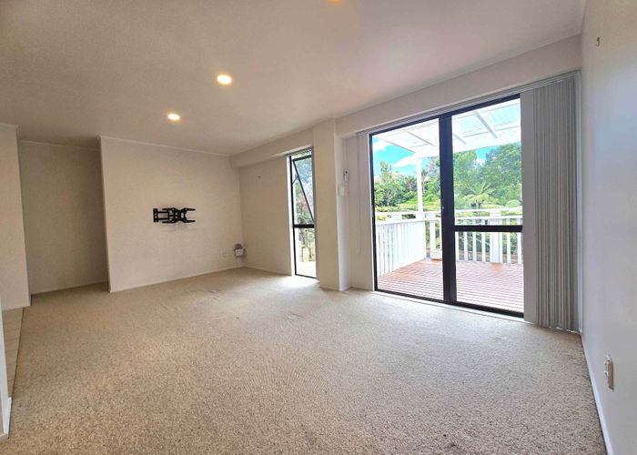  at 33a  Alidade Place, Massey West, Waitakere City, Auckland