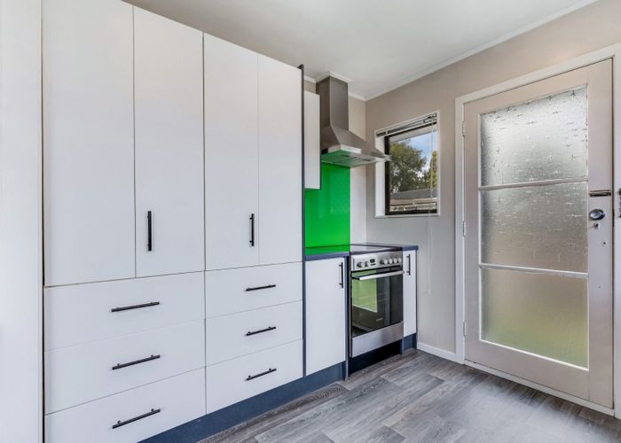  at 2/11 Beaumaris Way, Conifer Grove, Takanini