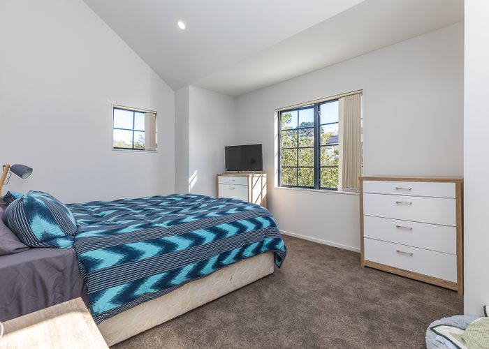  at 5/19 Langana Avenue, Browns Bay, Auckland