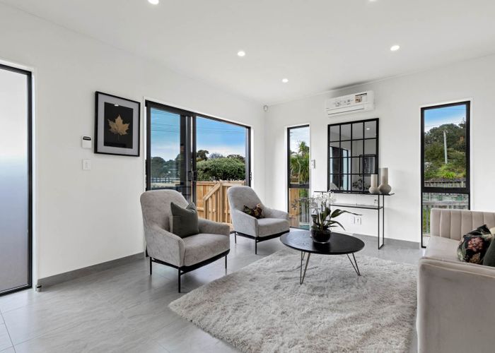  at 34 Hogans Road, Glenfield, Auckland
