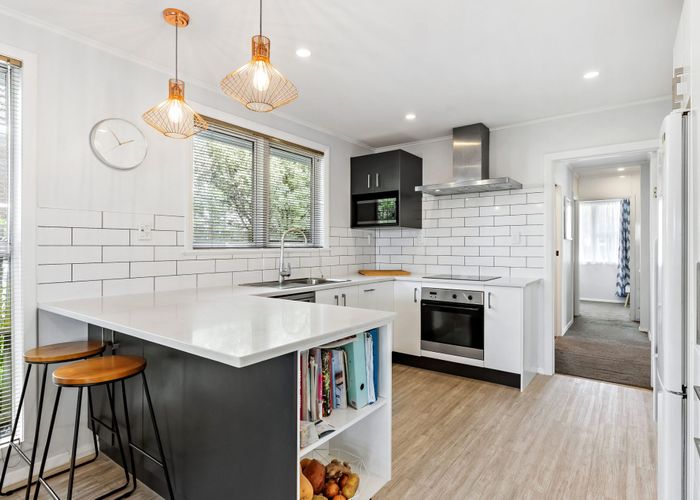  at 4 Hayman Place, Beach Haven, North Shore City, Auckland