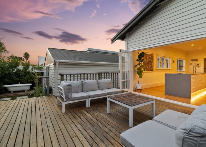  at 18B Raymond Street, Point Chevalier, Auckland