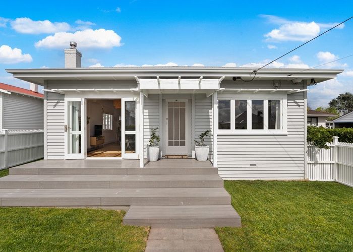  at 25 Ennismore Road, Mount Albert, Auckland City, Auckland
