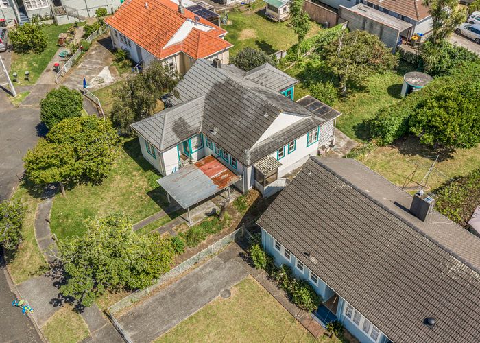  at 4 Santos Place, Onehunga, Auckland