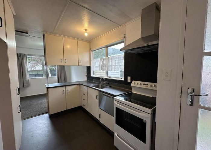  at 2 Wyoming Grove, Totara Park, Upper Hutt, Wellington