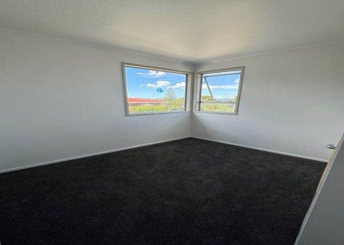  at 42B Hogans Road, Glenfield, Auckland