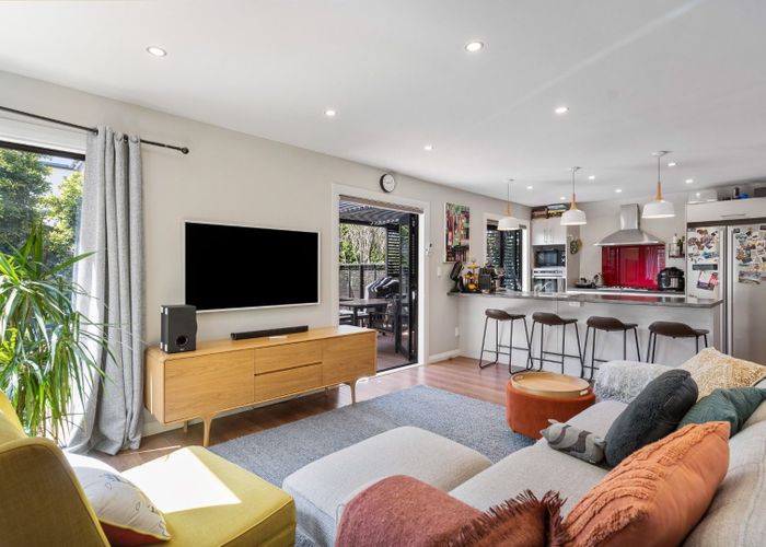  at 2/70 Rukutai Street, Orakei, Auckland City, Auckland