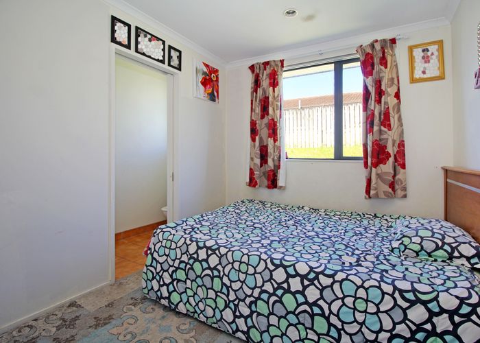  at 122 Naylors Drive, Mangere, Auckland