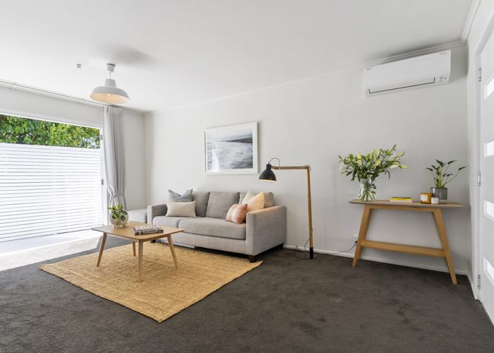  at 4A Tiroroa Avenue, Te Atatu South, Waitakere City, Auckland