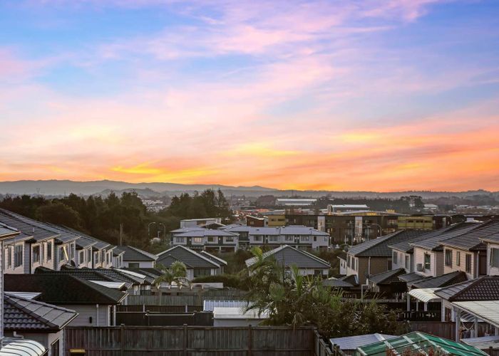  at 9  Tipu Road, Flat Bush, Manukau City, Auckland