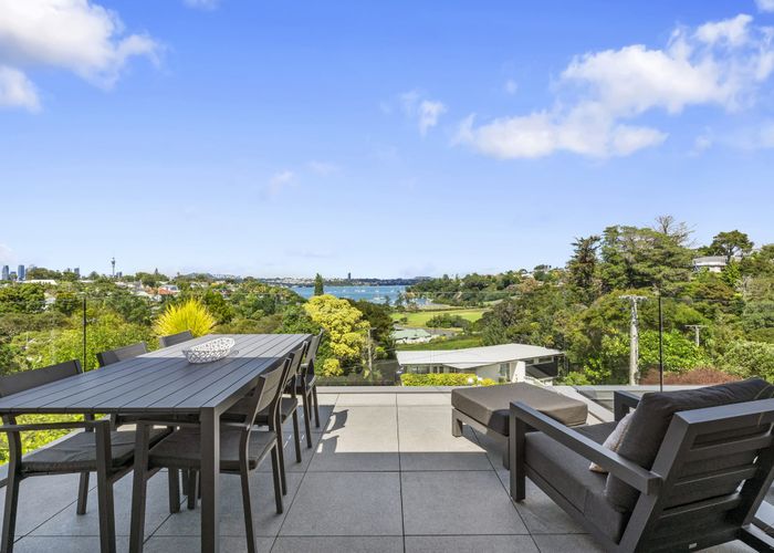  at 13 Wilding Avenue, Northcote Point, Auckland