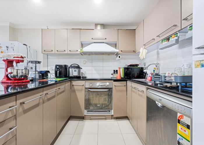  at 305/26 Remuera Road, Newmarket, Auckland