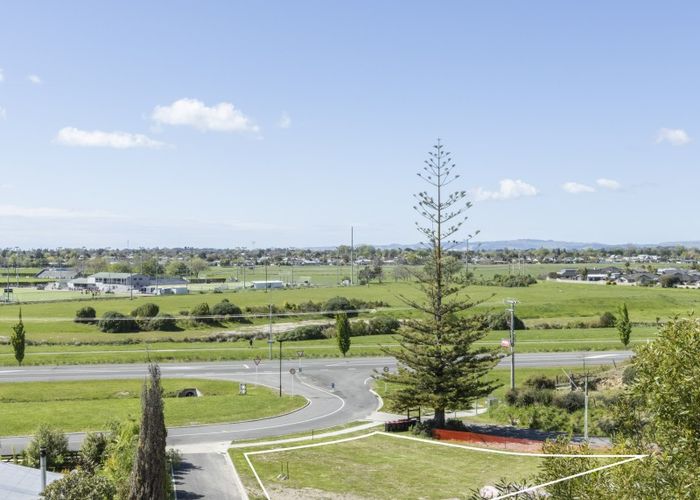  at 61 Oak Road, Poraiti, Napier