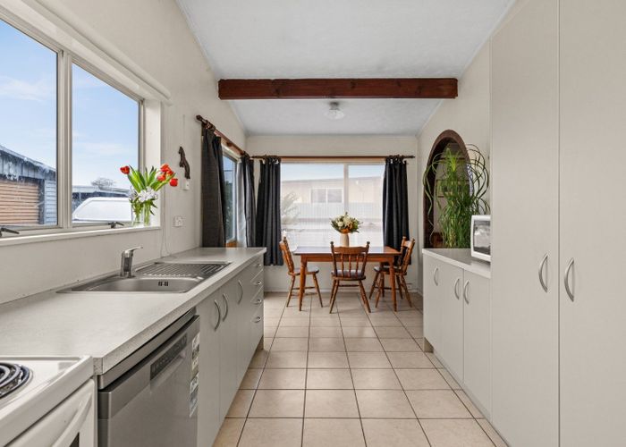  at 8 Jeffares Place, Taradale, Napier