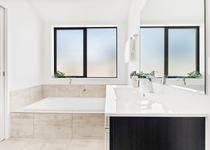  at 529 Mangorei Road, Highlands Park, New Plymouth, Taranaki