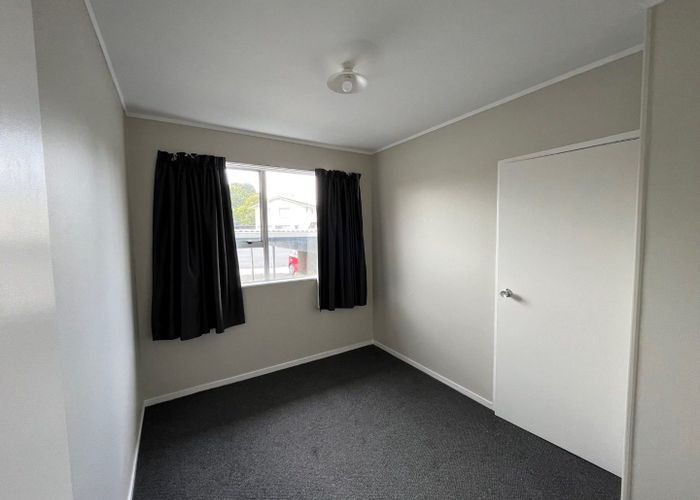 at 17 Rodney Street, Howick, Auckland