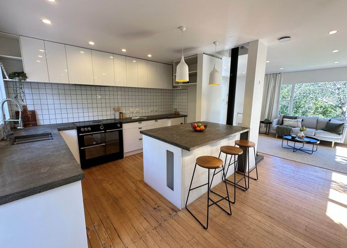  at 1 Wakely Road, Newlands, Wellington, Wellington