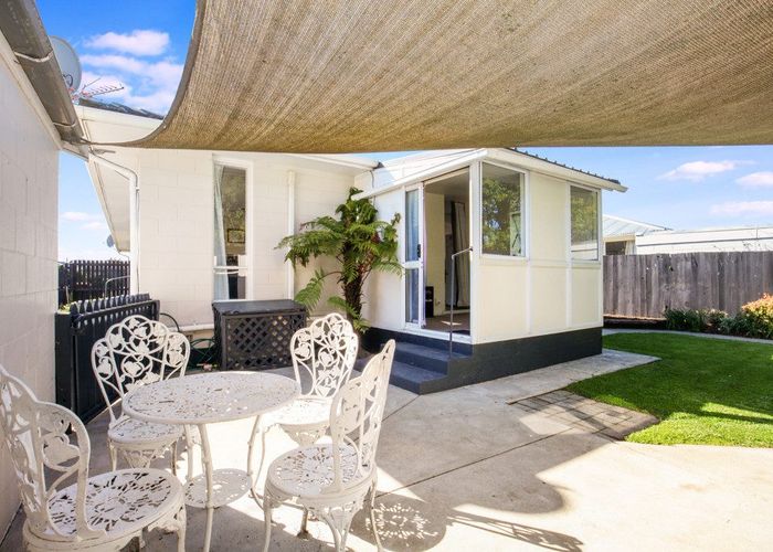 at 2/28 Cob Crescent, Woolston, Christchurch