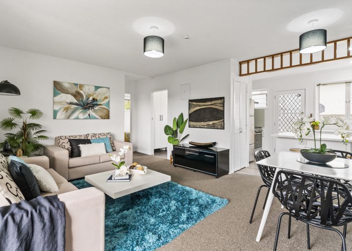  at 2/23 Taitua Drive, Te Atatū South, Auckland