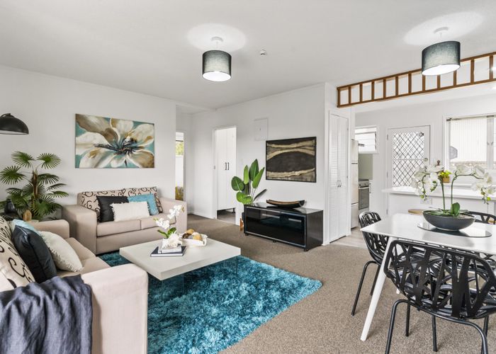  at 2/23 Taitua Drive, Te Atatu South, Waitakere City, Auckland