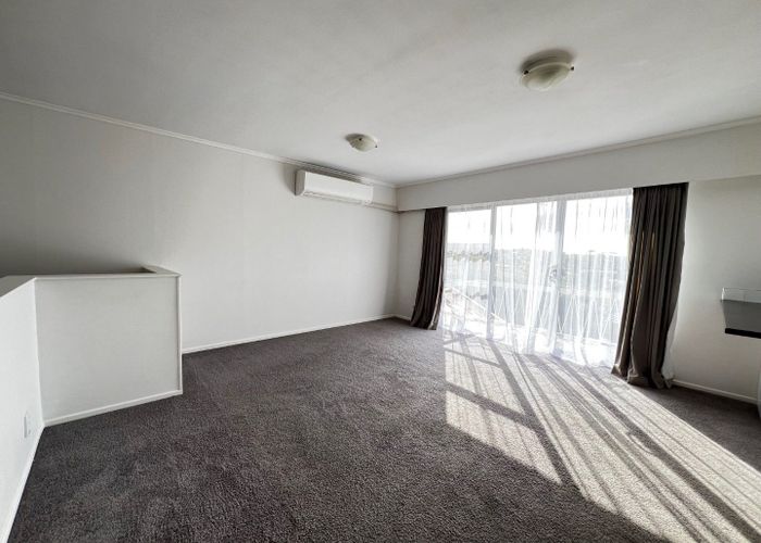  at 3B Sovereign Place, Glenfield, North Shore City, Auckland
