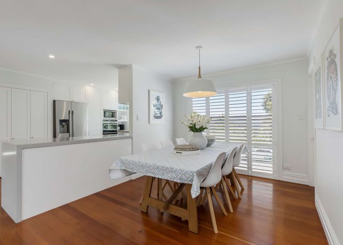  at 207 Woodlands Park Road, Titirangi, Auckland